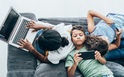 POLICY BRIEF. Supporting Families in the Digital Era: How to ensure safe and enriching online experiences for children and their Families?